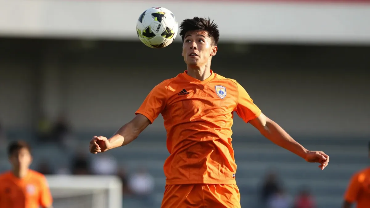 Will Davies and Finley Potter scored for Fleetwood Town in a 2-2 draw at Grimsby Town, maintaining their unbeaten start...