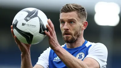 Fleetwood Town secured a win against Chesterfield, thanks to Ched Evans' impressive rocket goal