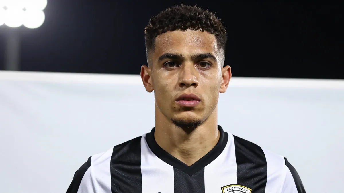 Fleetwood Town's Denver Hume has announced his retirement from professional football at the age of 28 due to a brain...