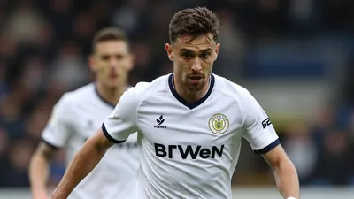 Fleetwood Town bolster their squad with the loan signings of Esapa Osong and Mitch Clark, ahead of their upcoming match...